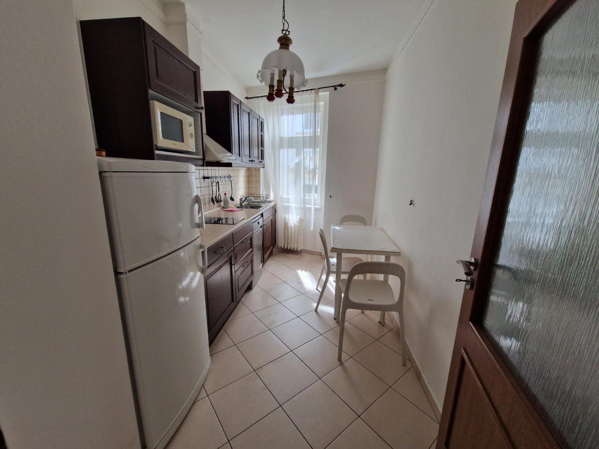 Apartman 63M2 S Balkonem V Lazenskem Centru カルロヴィ・ヴァリ エクステリア 写真