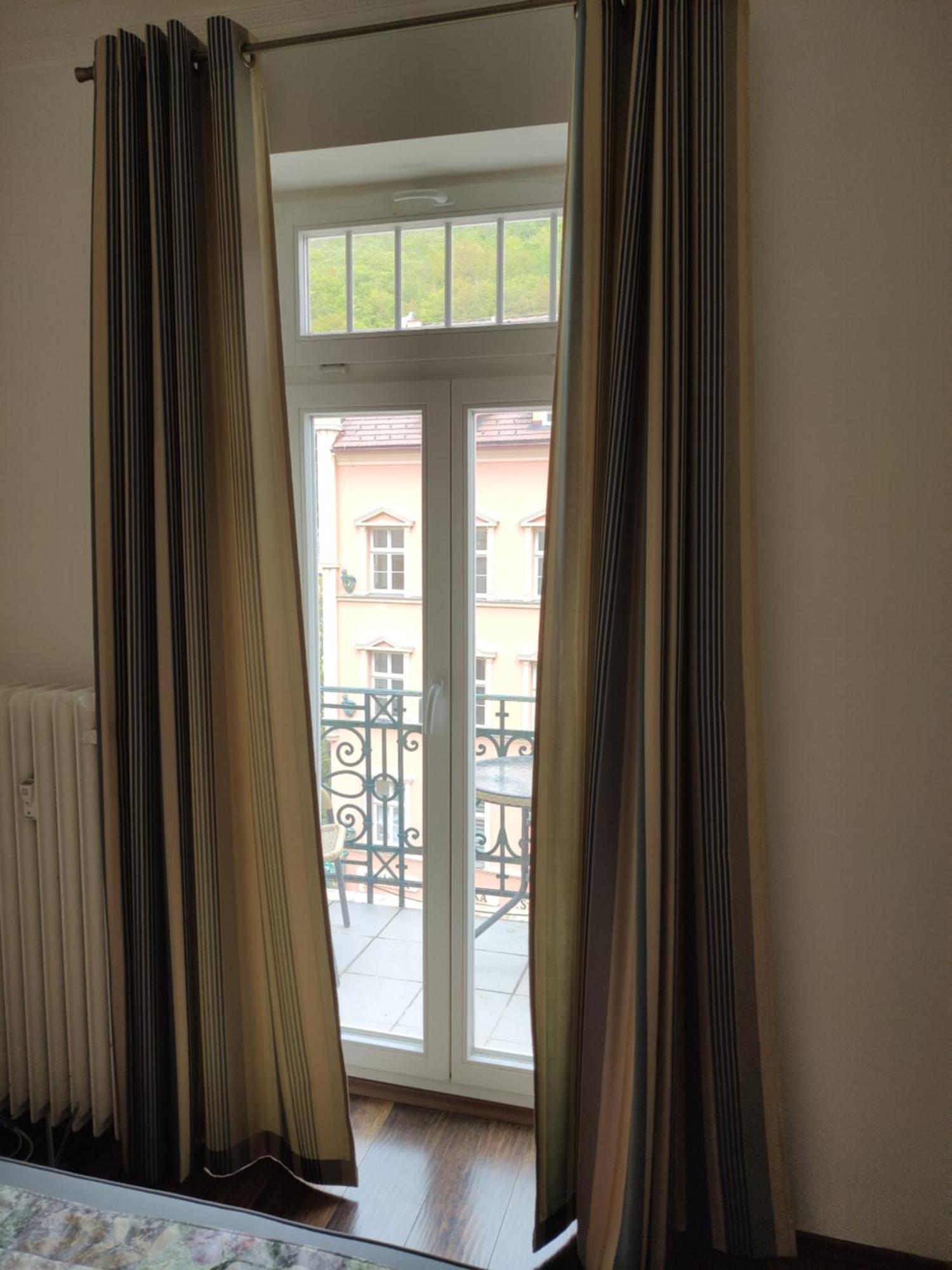 Apartman 63M2 S Balkonem V Lazenskem Centru カルロヴィ・ヴァリ エクステリア 写真